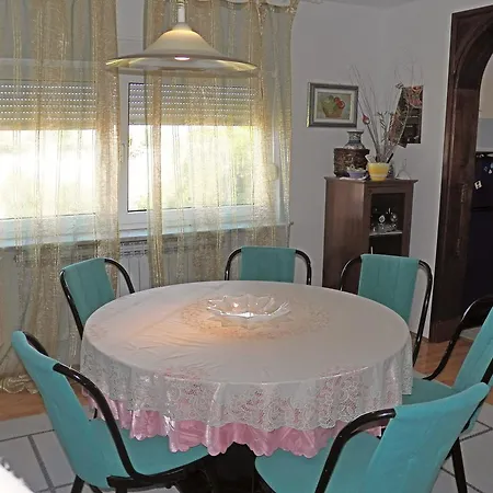 Apartment House Dubravka 1946 Pula