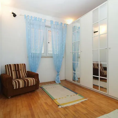 Apartment House Dubravka 1946 Pula