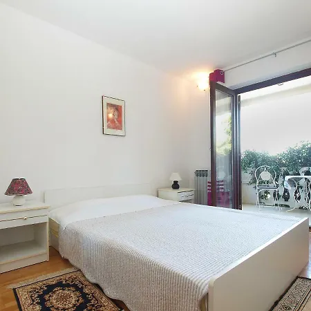 House Dubravka 1946 Apartment Pula