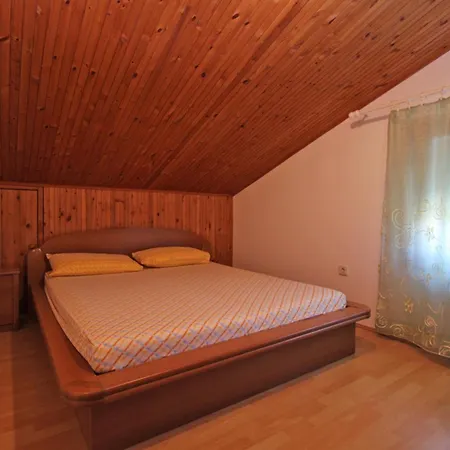 House Dubravka 1946 Apartment