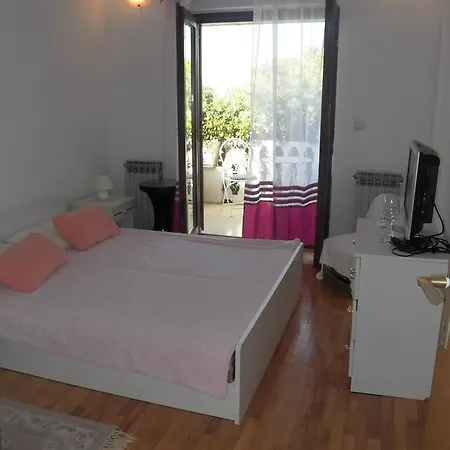 House Dubravka 1946 Apartman