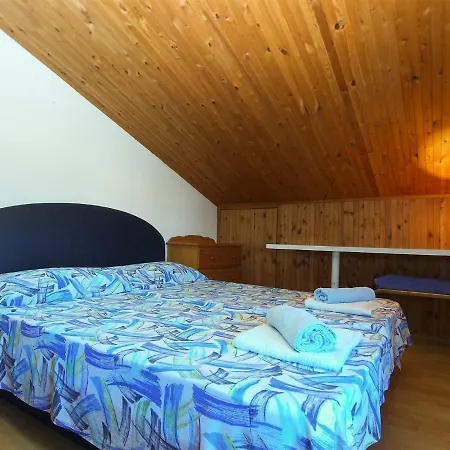 House Dubravka 1946 * بولا