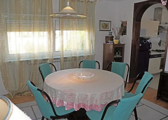 Апартаменти House Dubravka 1946 Пула