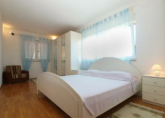 House Dubravka 1946 Апартаменти *