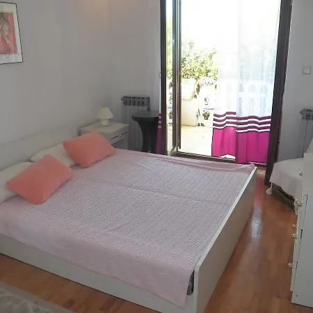 House Dubravka 1946 * פולה