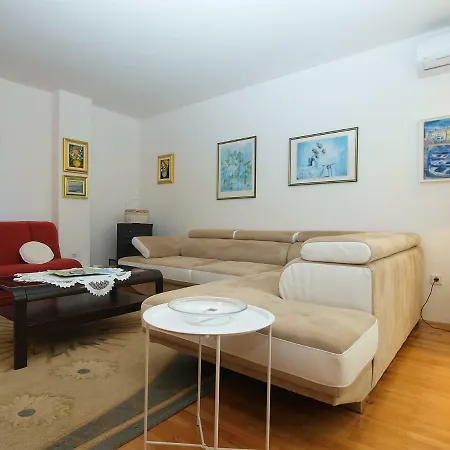 House Dubravka 1946 Apartman *