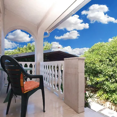House Dubravka 1946 * פולה