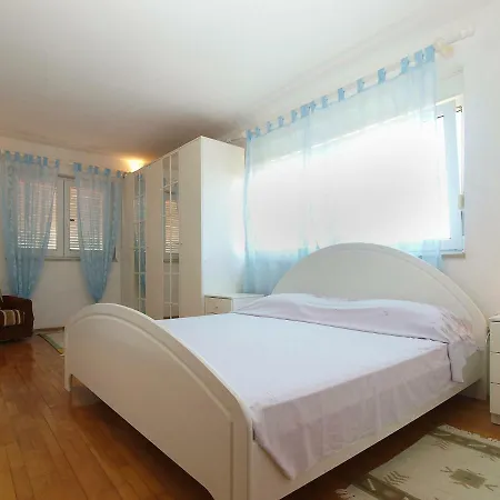 House Dubravka 1946 Apartman *